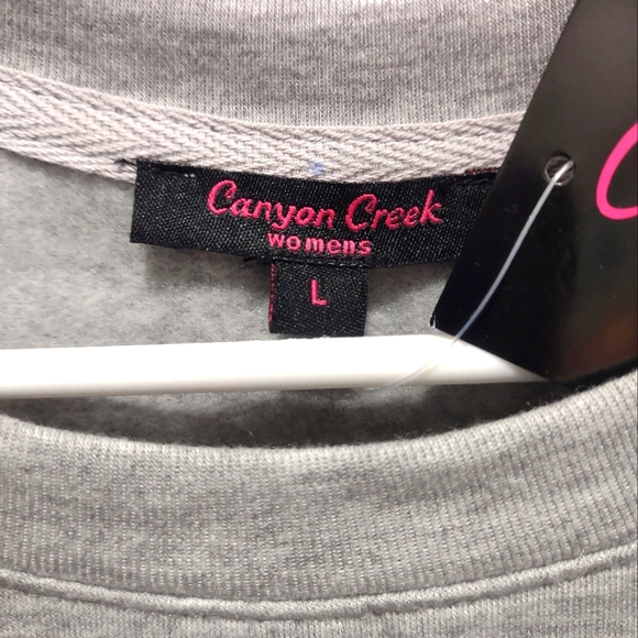 NWT!! Women's "Dog mom" long sleeve sweatshirt size large - Picture 5 of 5